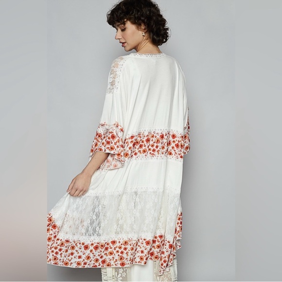 POL White and Red Kimono - Picture 4 of 5